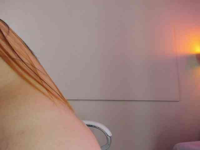 Evelyn-sexy18 webcam