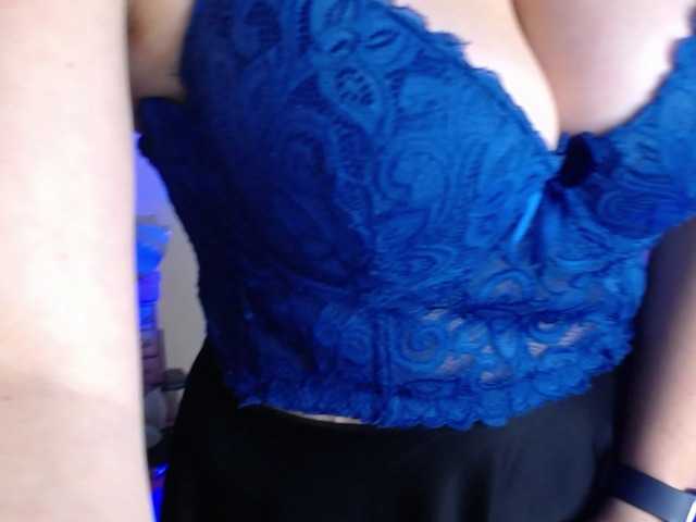 Ivonne1's BongaCams show and profile