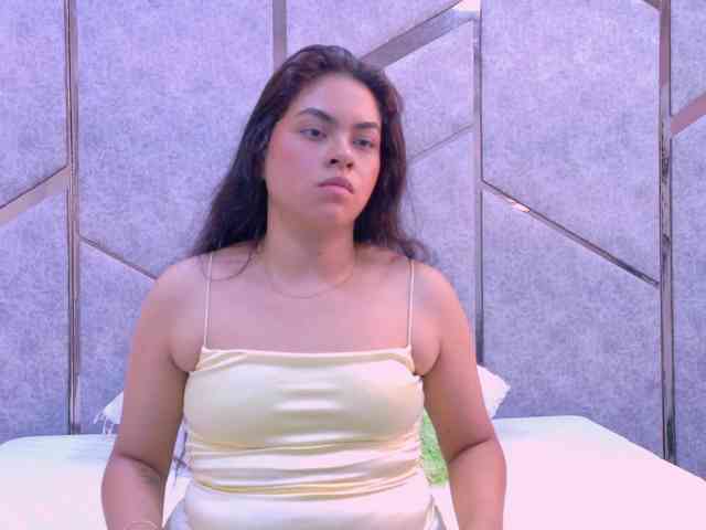 Melody-Whitee webcam