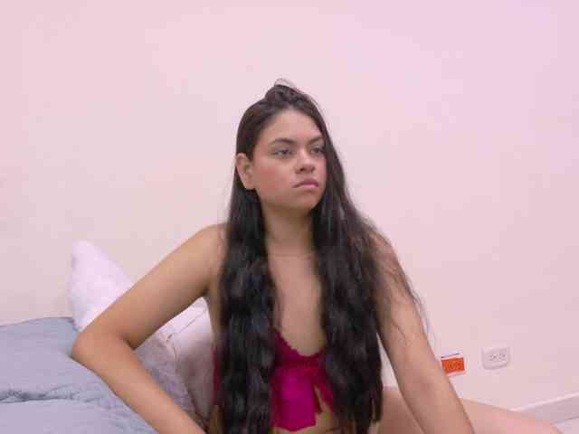 Melody-Whitee webcam