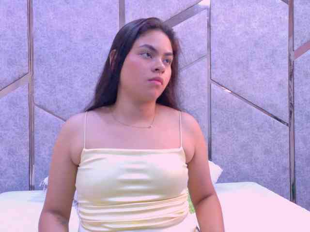 Melody-Whitee webcam