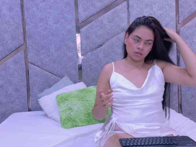 Melody-Whitee webcam