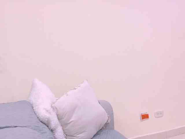 Melody-Whitee webcam