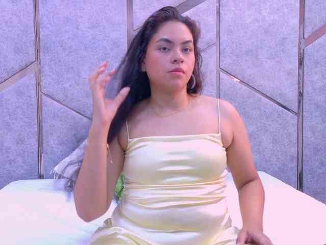 Melody-Whitee webcam