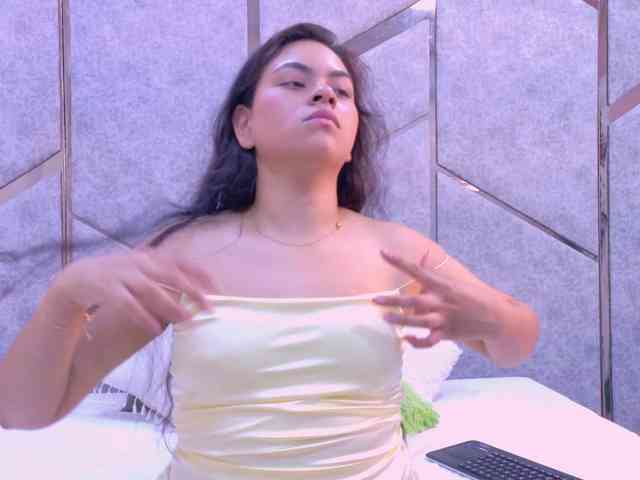 Melody-Whitee webcam