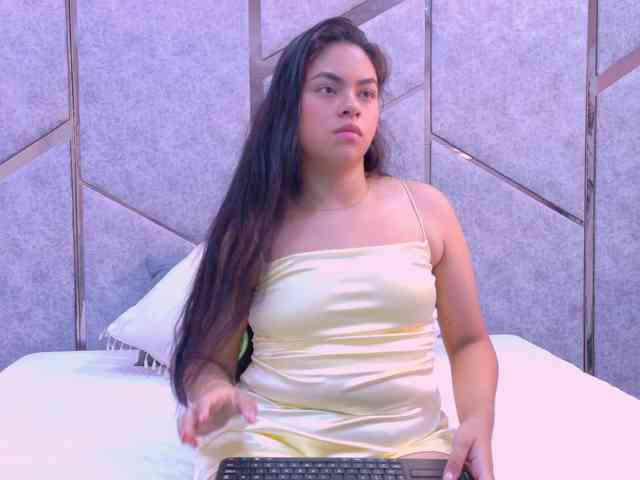 Melody-Whitee webcam