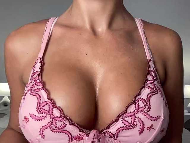 bbybreex's BongaCams show and profile