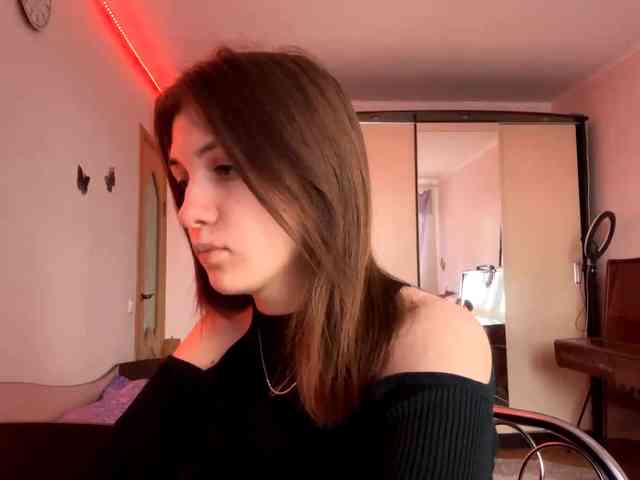 LouellaVellucci webcam