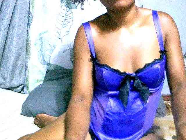 Lisah01 Live Webcam on BongaCams