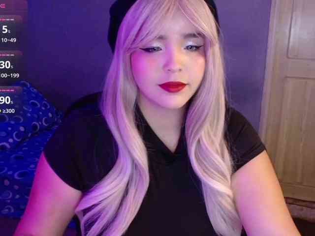 leah-cooper Live Webcam on BongaCams