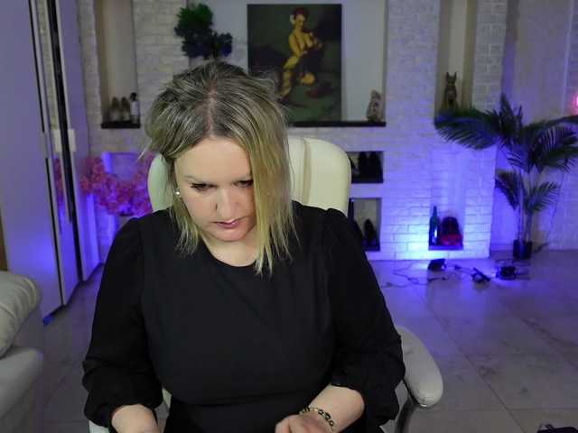 MariemLui's BongaCams show and profile