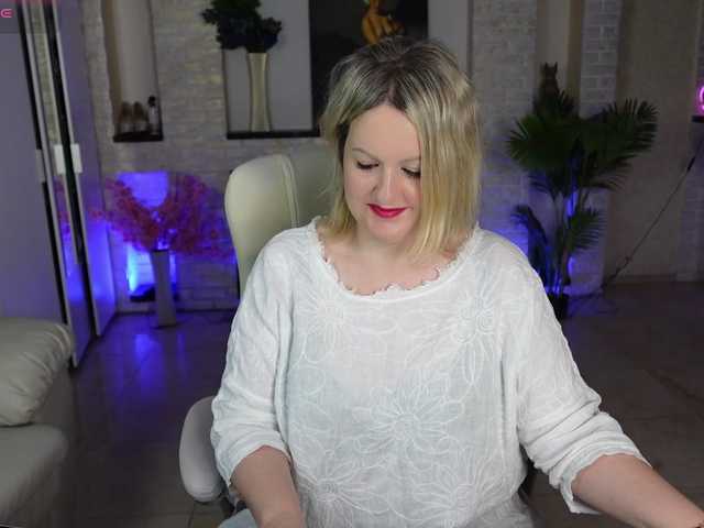 MariemLui's BongaCams show and profile