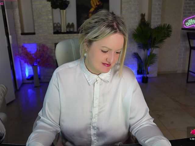 le modèle MariemLui est en webcam porno dans un show sur le site bongacams, il possède les tags suivants: White/Caucasian,Blonde,Shaved