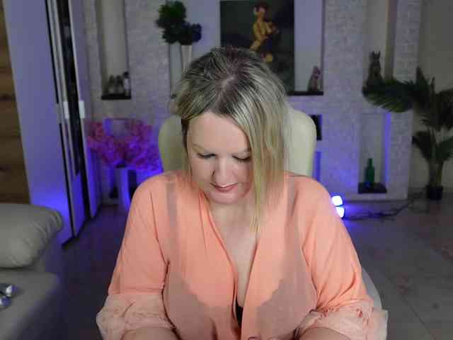 MariemLui Live Webcam on BongaCams