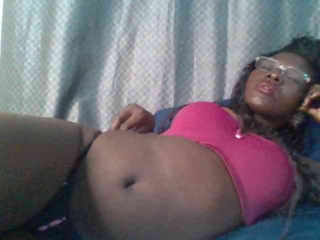 Sunshine102 Live Webcam on BongaCams