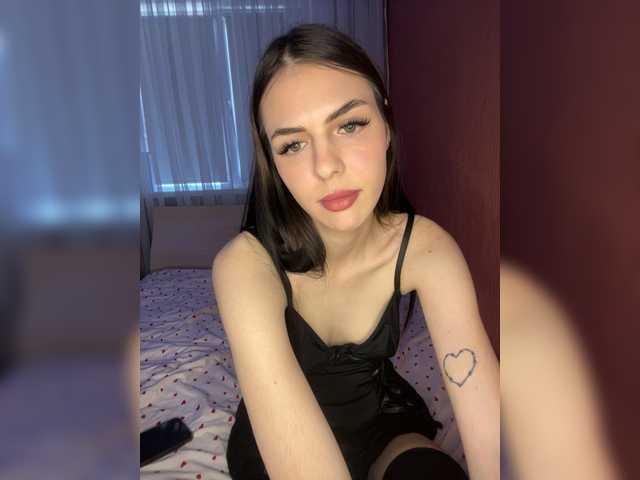 le modèle Prety_violla est en webcam porno dans un show sur le site bongacams, il possède les tags suivants: Asian,Brunette,Trimmed