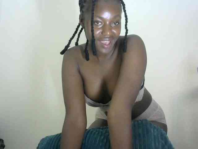 MoTemptations Live Webcam on BongaCams