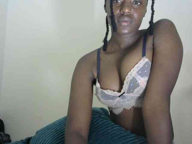 MoTemptations Live Webcam on BongaCams