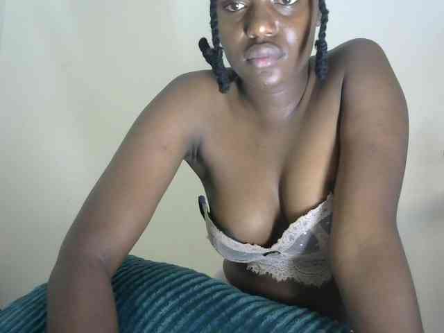 MoTemptations Live Webcam on BongaCams