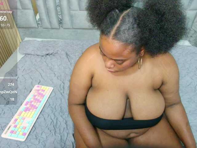 Creamsebony Live Cam on BongaCams