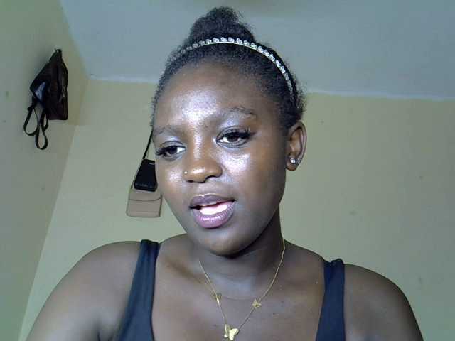 SexyEssy Live Cam on BongaCams