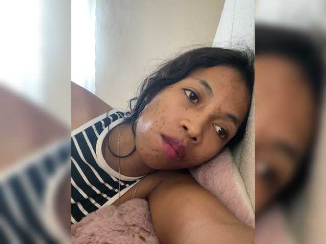 Peachies's BongaCams show and profile