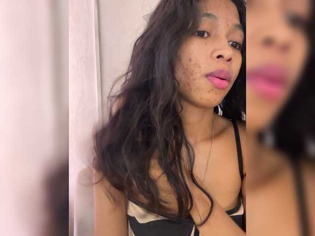 Peachies's BongaCams show and profile