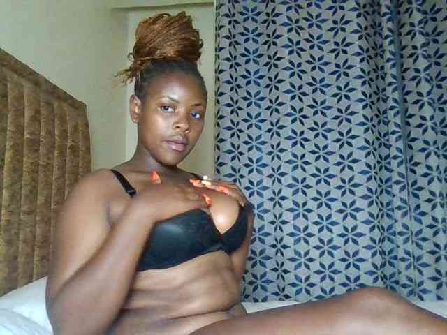 Horny-sexy-bitch webcam