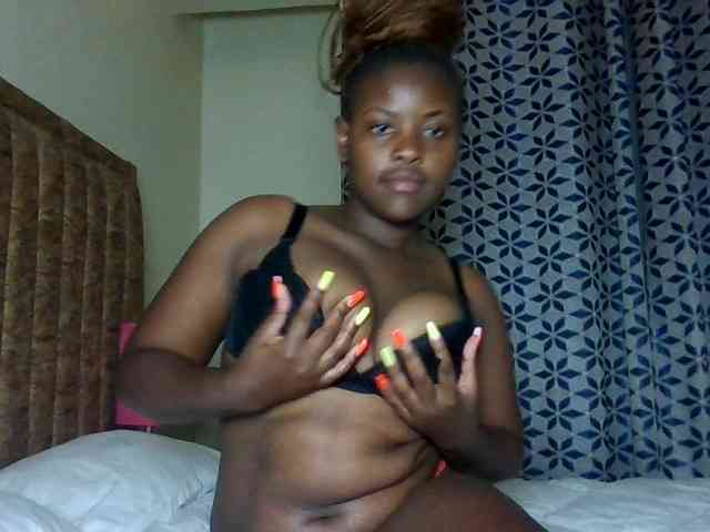 Horny-sexy-bitch webcam