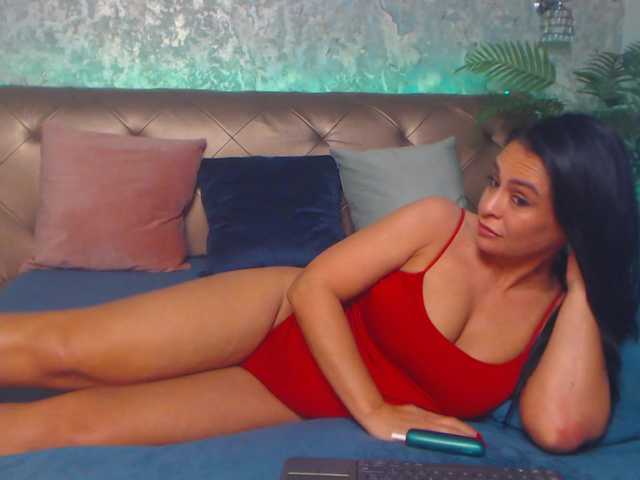 lindacarter9's BongaCams show and profile