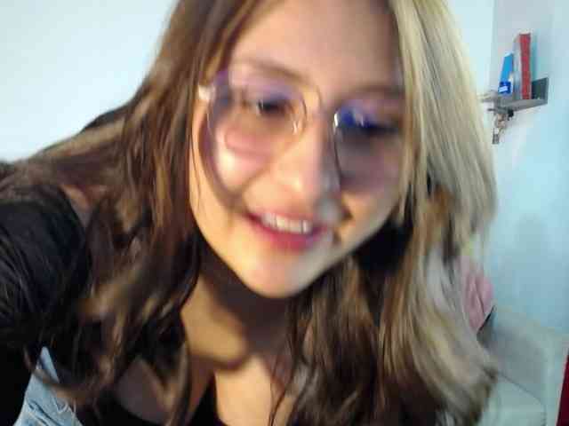 CassieBunnyXX webcam