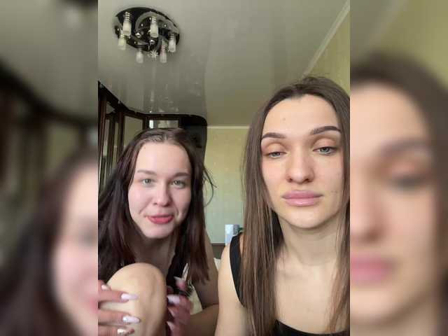 Show-girls Live Cam on BongaCams