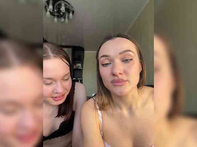 Show-girls Live Webcam on BongaCams