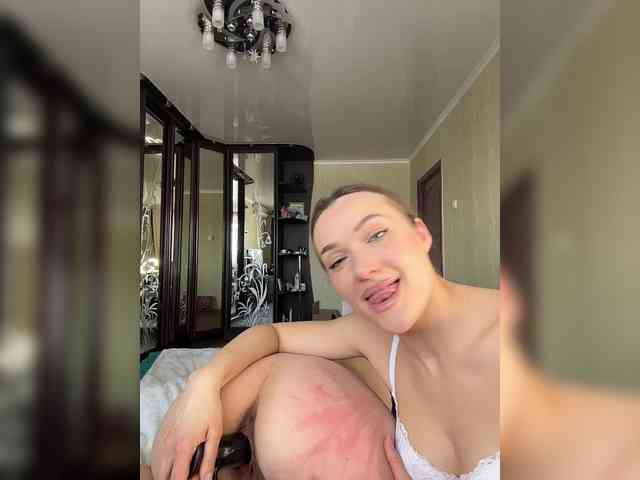 Show-girls Live Webcam on BongaCams