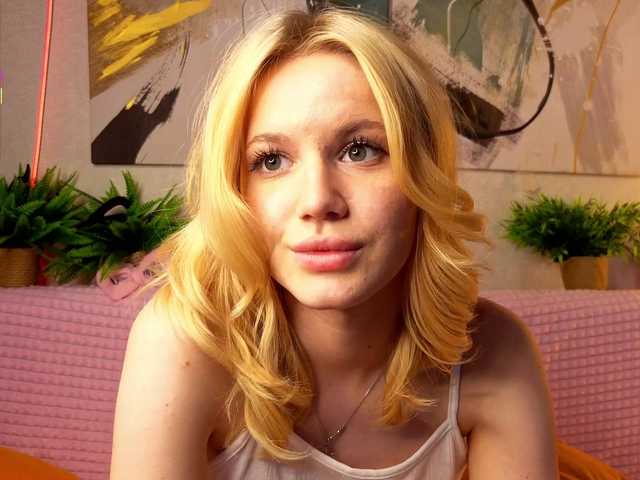 Sonyavibe's BongaCams show and profile