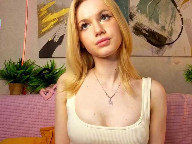 Sonyavibe's BongaCams show and profile