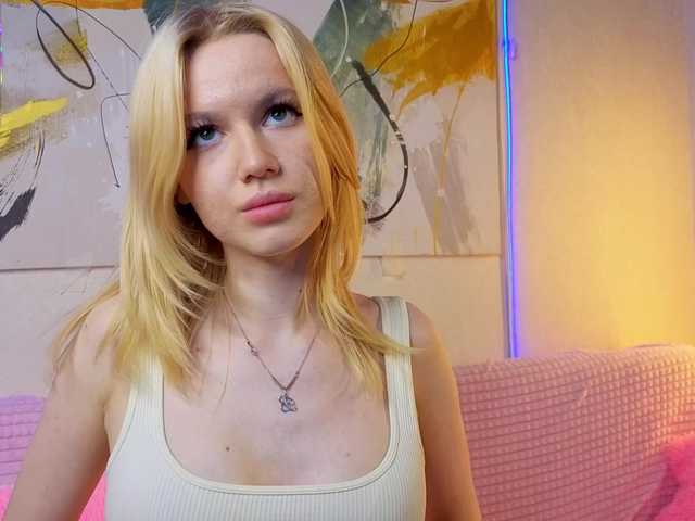 Sonyavibe's BongaCams show and profile