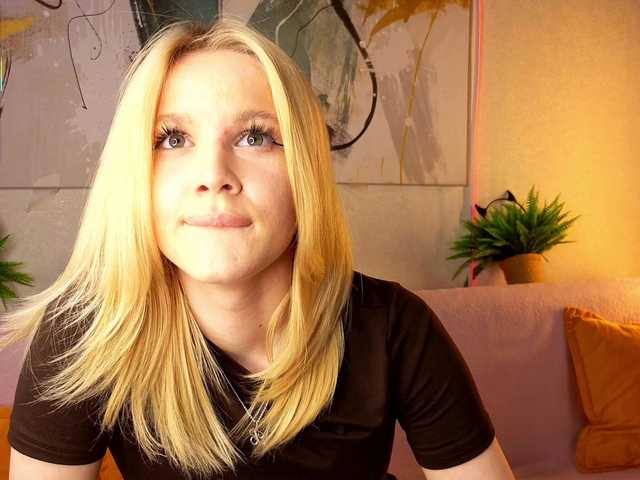 Sonyavibe's BongaCams show and profile