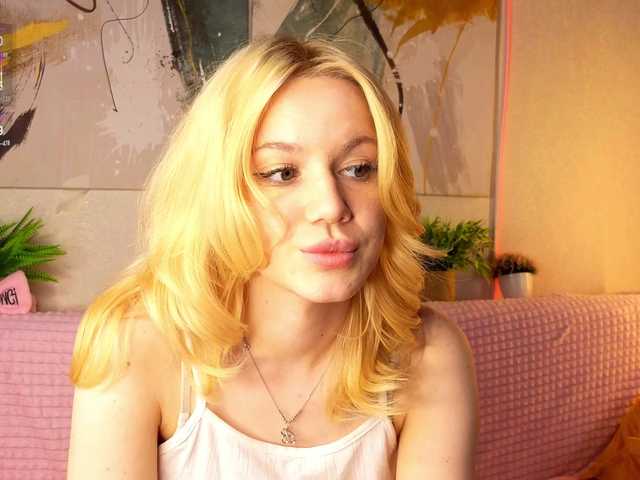 Sonyavibe's BongaCams show and profile