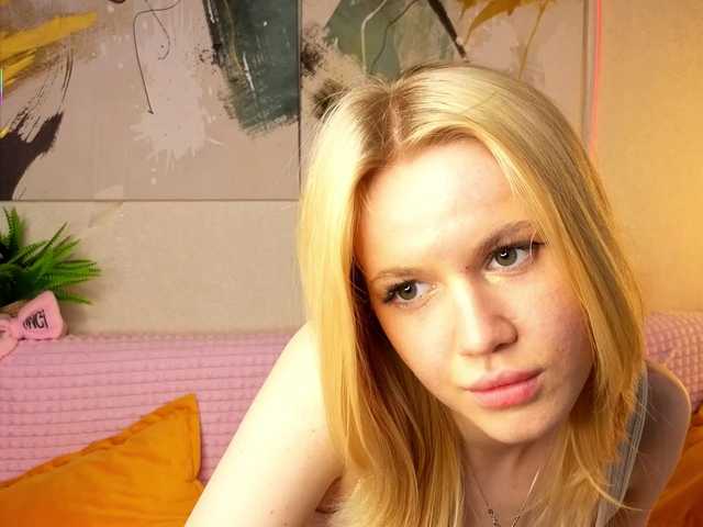 Sonyavibe's BongaCams show and profile