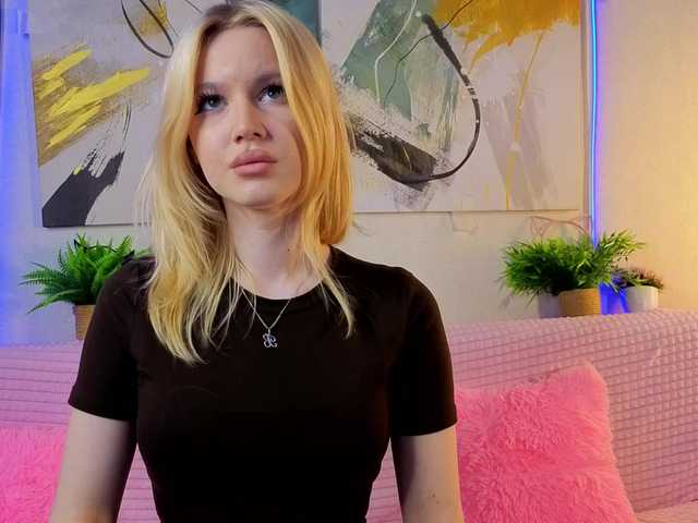 Sonyavibe's BongaCams show and profile