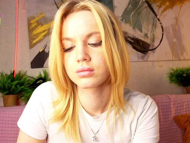 Sonyavibe's BongaCams show and profile