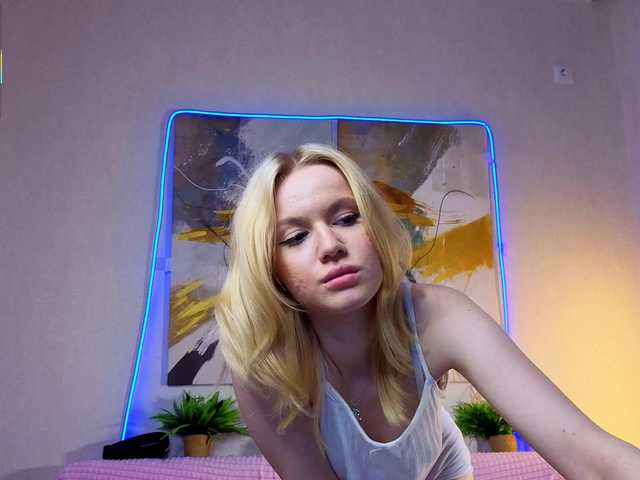 Sonyavibe's BongaCams show and profile