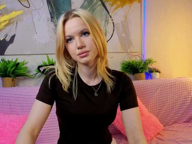 Sonyavibe's BongaCams show and profile