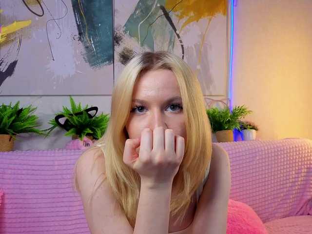 Sonyavibe's BongaCams show and profile