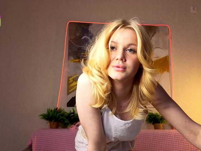 Sonyavibe's BongaCams show and profile