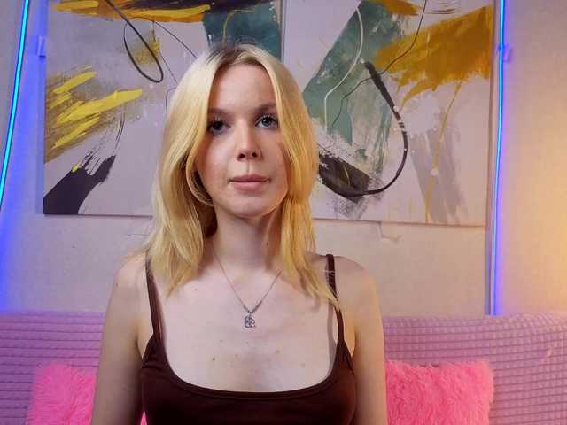 Sonyavibe's BongaCams show and profile