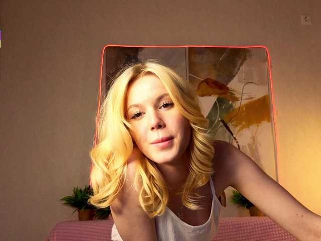 Sonyavibe's BongaCams show and profile