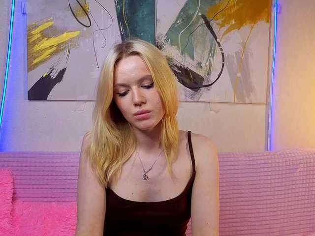 Sonyavibe's BongaCams show and profile