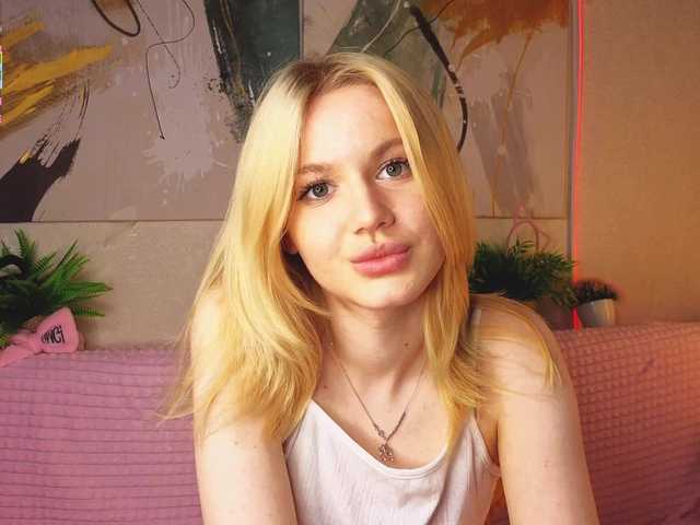 Sonyavibe's BongaCams show and profile